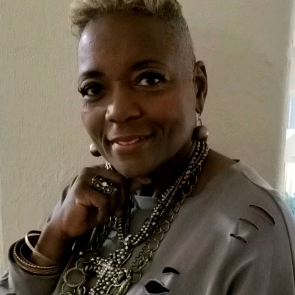 Meet your Posher, Latresa